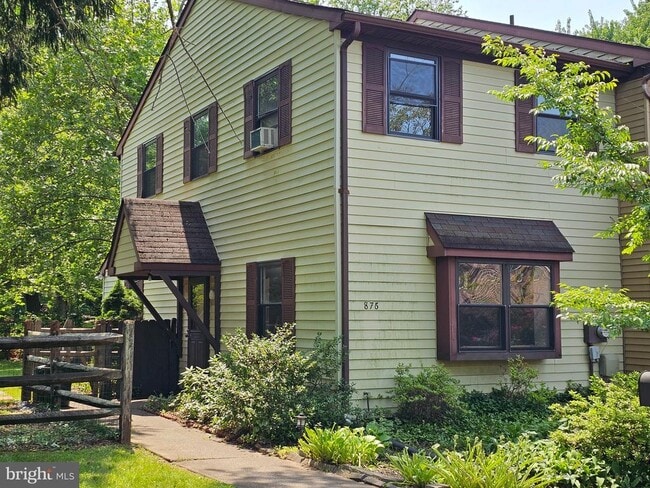 property at 876 Williams Pl