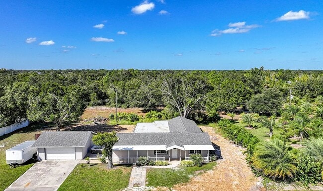 2341 Talbrook Terrace in Punta Gorda, FL - Foto de edificio - Building Photo