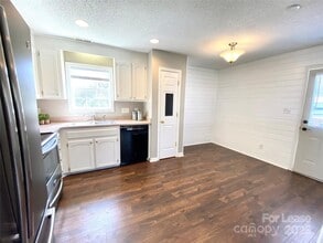 15 Linestowe Dr in Belmont, NC - Building Photo - Building Photo