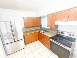 15310 NW 31st Ave in Opa Locka, FL - Building Photo - Building Photo