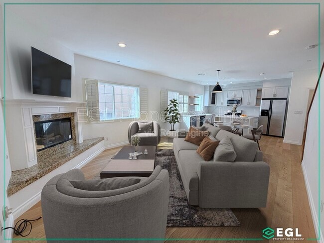 property at 1521 S Hayworth Ave