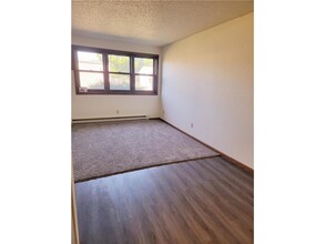 11 Park St N in Fairfax, MN - Building Photo - Building Photo