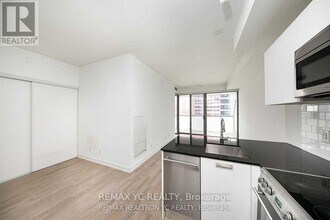 57 St Joseph St in Toronto, ON - Building Photo - Building Photo