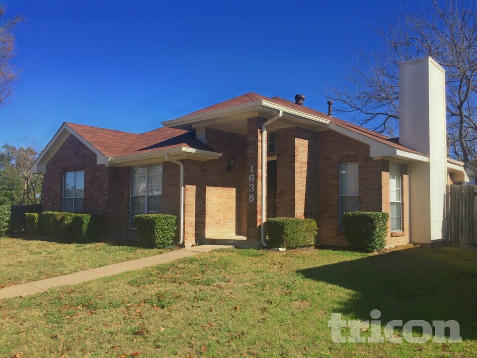 1638 Tuley St in Cedar Hill, TX - Building Photo