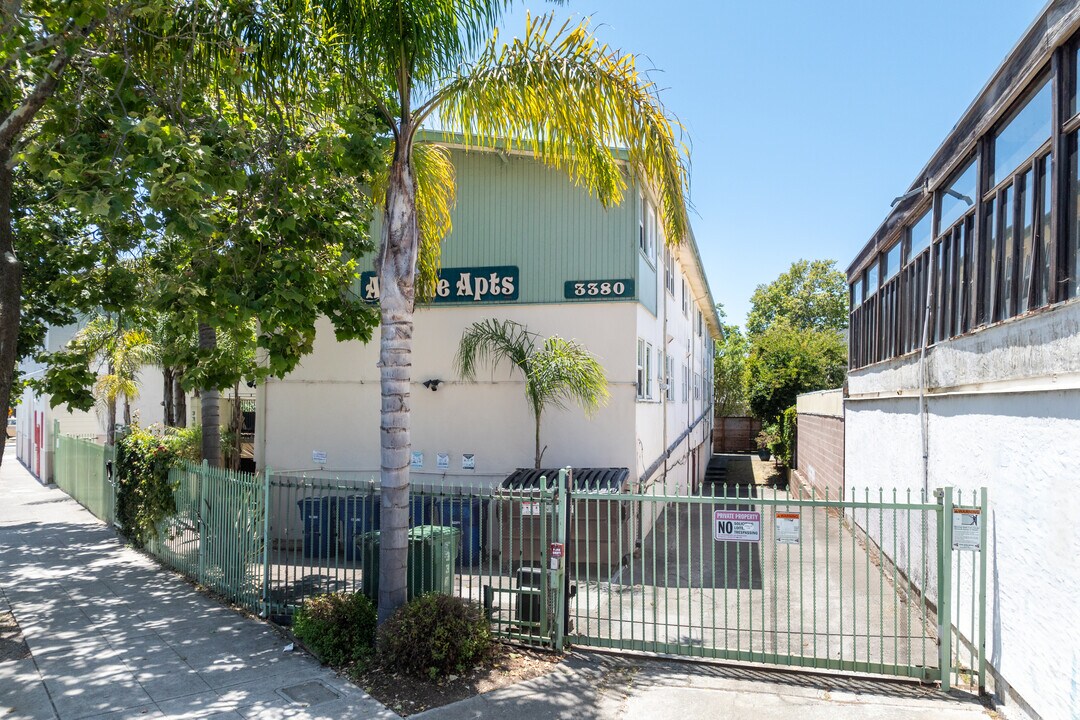 Adeline Apartments in Berkeley, CA - Building Photo