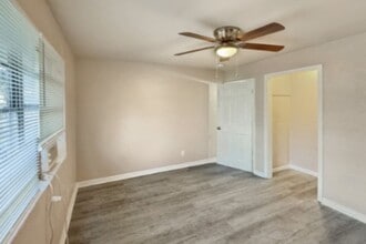5335 Burgundy St in New Orleans, LA - Foto de edificio - Building Photo