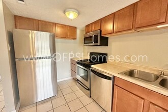 145 4th Ave in Shalimar, FL - Building Photo - Building Photo