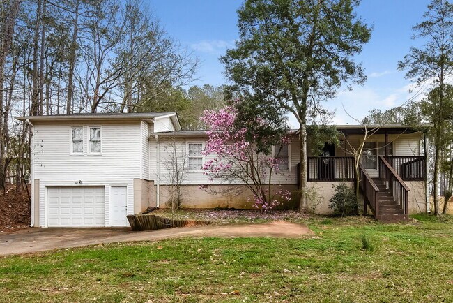 property at 3996 King Dr