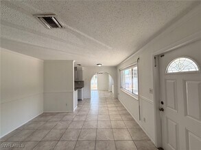 2990 10th St N in Naples, FL - Building Photo - Building Photo