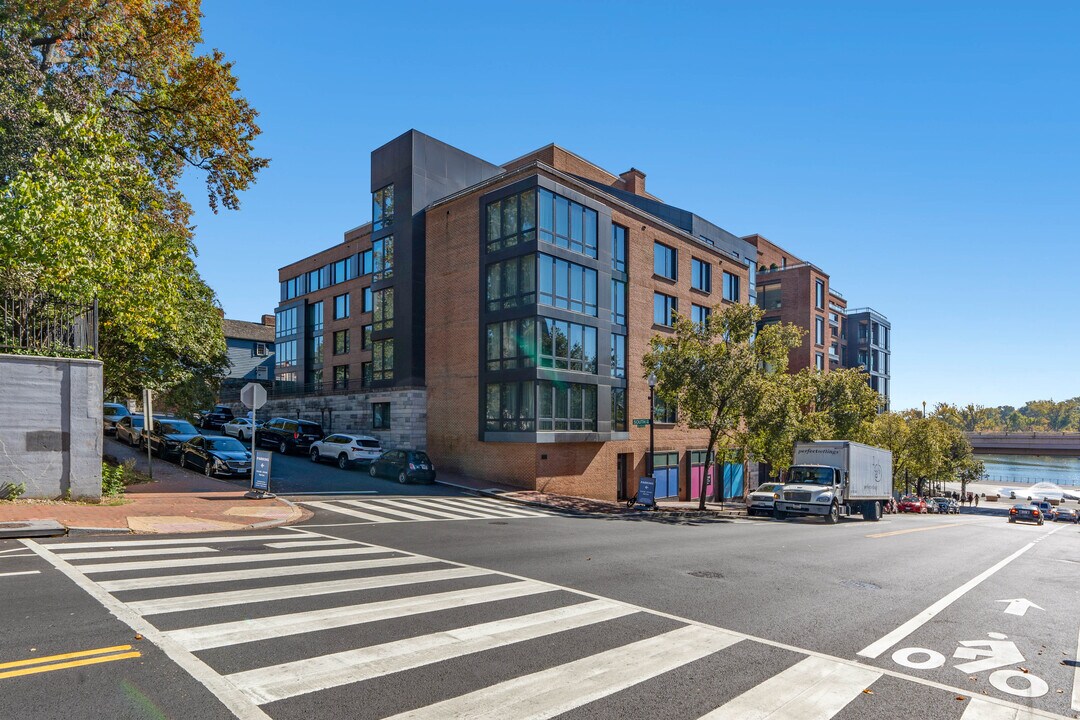 The Residences At The Ritz Carlton Condos in Washington, DC - Building Photo