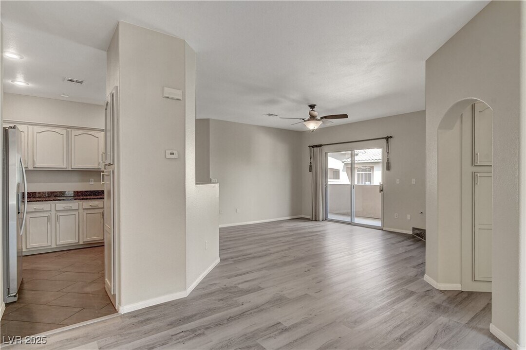 1705 Hills of Red Dr in Las Vegas, NV - Building Photo