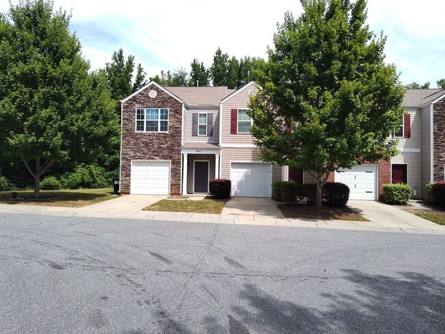 4062 Queensbridge Rd in Charlotte, NC - Building Photo - Building Photo