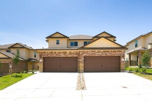 206 Samuel Dr in Mustang Ridge, TX - Building Photo