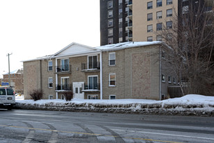 303 King St N in Waterloo, ON - Building Photo