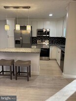 44693 White Oak Ct in California, MD - Building Photo