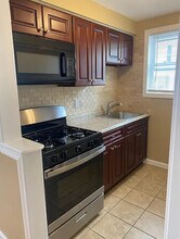 73 Buffinton St, Unit 2 in Fall River, MA - Building Photo - Building Photo