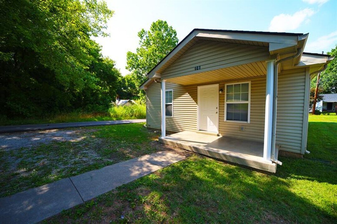 101 Stacker Dr in Clarksville, TN - Building Photo