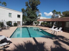 8450 E Old Spanish Trail in Tucson, AZ - Building Photo - Building Photo