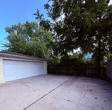 85 E Quincy St, Unit 2 in Riverside, IL - Building Photo - Building Photo