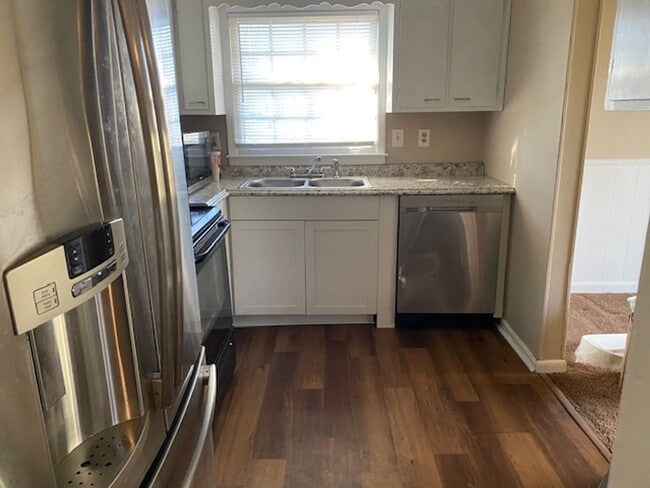 6142 Graceland Cir in Morrow, GA - Building Photo - Building Photo