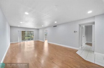 6100 S Falls Cir Dr in Lauderhill, FL - Building Photo - Building Photo