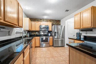 8936 Milton Lease Dr in Austin, TX - Building Photo