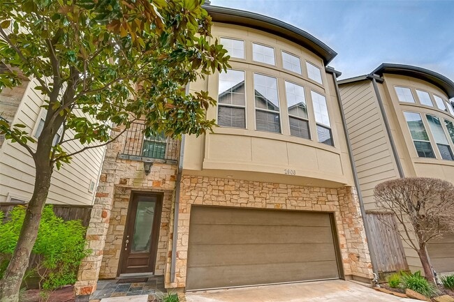 property at 2906 Leeland St