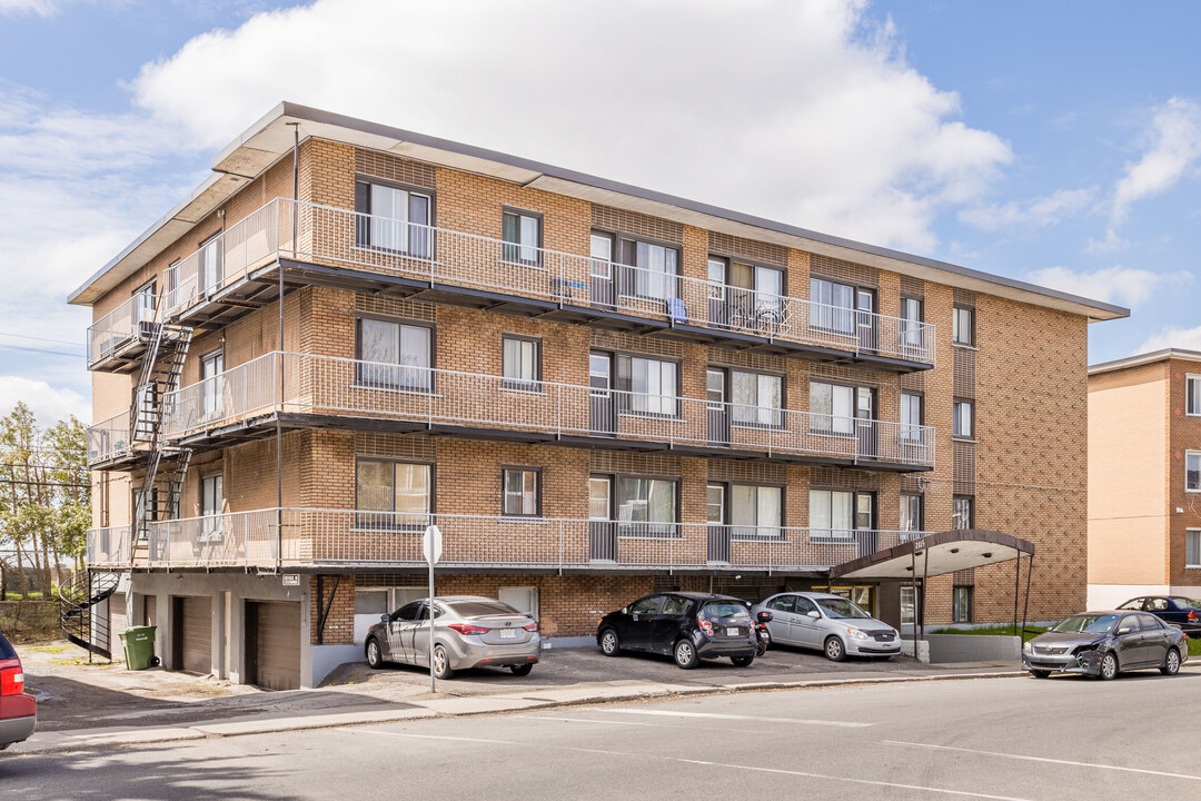2315 Duff Court Rue in Montréal, QC - Building Photo