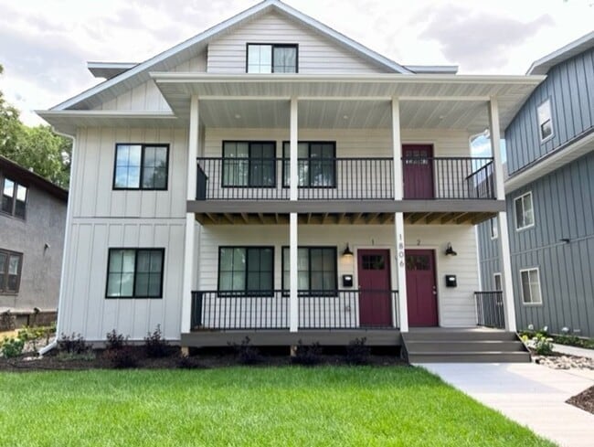 property at 1806 Como Ave SE