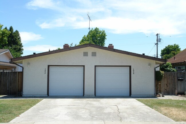 1044-1036 Nottingham Pl in San Jose, CA - Foto de edificio - Building Photo
