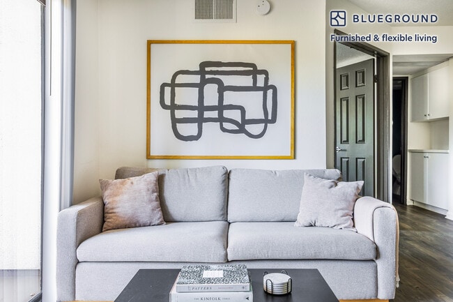 10983 Bluffside Dr in Los Angeles, CA - Building Photo - Building Photo