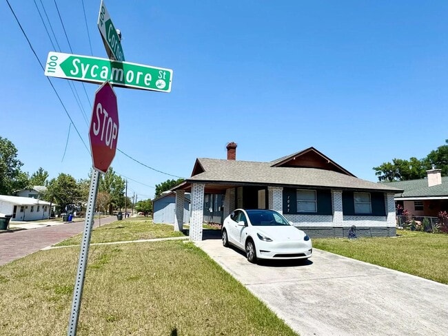 property at 1047 Sycamore St