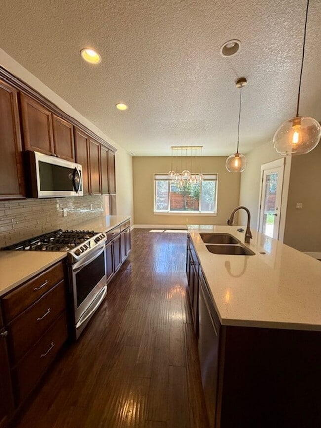 21343 NE Brooklyn Pl in Bend, OR - Building Photo - Building Photo