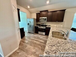 807 Blue Lndg in San Antonio, TX - Building Photo - Building Photo