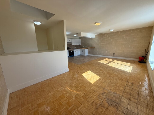 5807-5811 32nd Ave in Woodside, NY - Foto de edificio - Building Photo