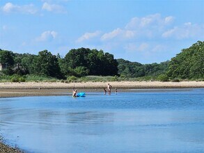3650 Bay Shore Rd in Greenport, NY - Building Photo - Building Photo