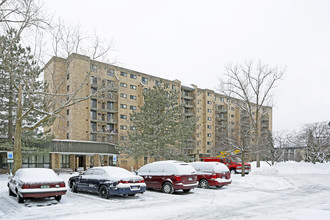 Solberg Tower in Madison Heights, MI - Building Photo - Building Photo