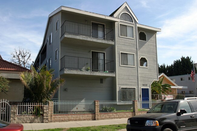 1630 Cherry Ave in Long Beach, CA - Building Photo - Building Photo