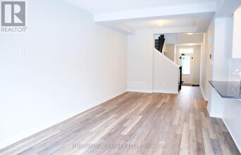 1062 Curraglass Walk in Ottawa, ON - Building Photo - Building Photo