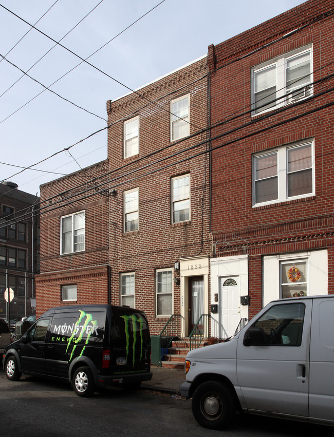 1838 S 2nd St in Philadelphia, PA - Foto de edificio - Building Photo