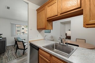 Pine Creek Apartments in Clio, MI - Foto de edificio - Building Photo