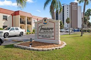 10365 Paradise Blvd in Treasure Island, FL - Building Photo