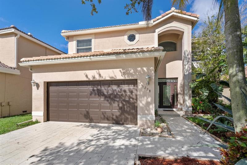 5228 NW 112th Terrace in Coral Springs, FL - Building Photo