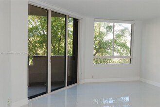 141 Crandon Blvd in Key Biscayne, FL - Building Photo - Building Photo