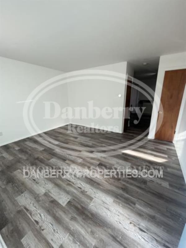 3031 Douglas Rd in Toledo, OH - Building Photo - Building Photo