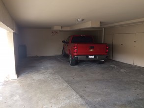 4832 W 116th St in Hawthorne, CA - Foto de edificio - Building Photo