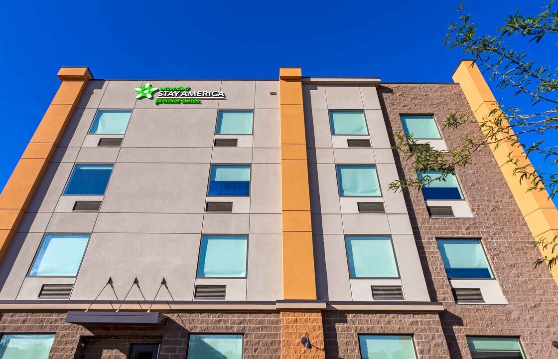 Furnished Studio-Chandler in Chandler, AZ - Building Photo