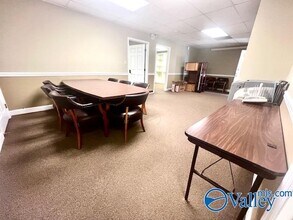 1208 Gunter Ave in Guntersville, AL - Building Photo - Building Photo