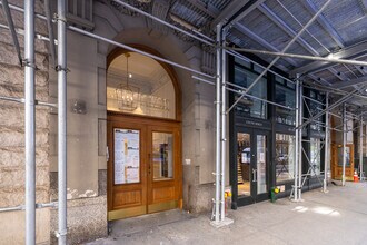 6 W 20th St in New York, NY - Building Photo - Building Photo