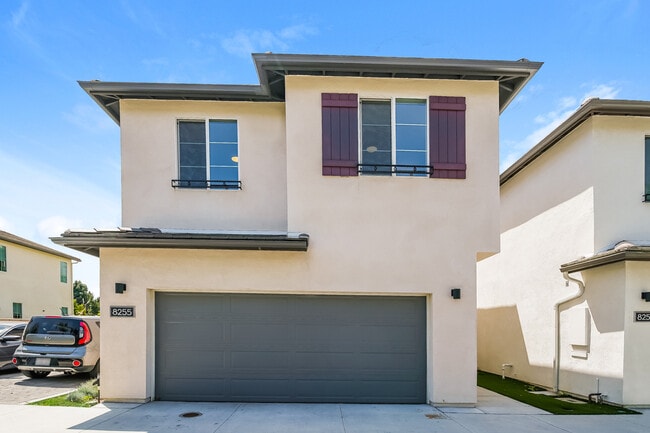 8255 Sophie Ct in Northridge, CA - Building Photo - Building Photo